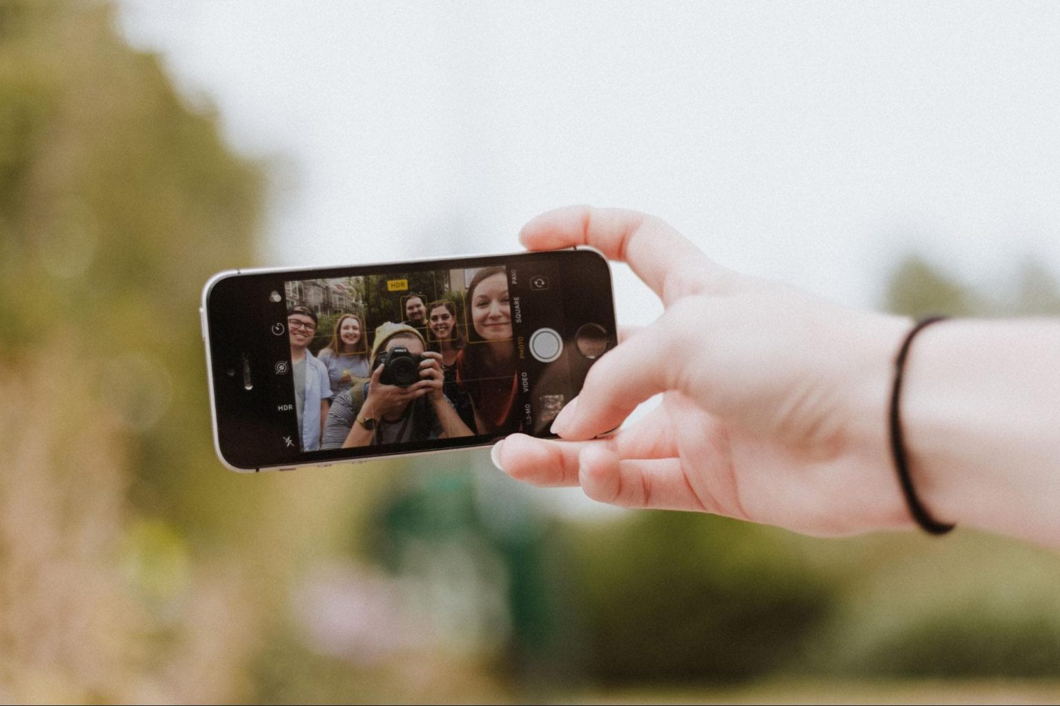 Photographie-au-smartphone-selphie-rafale-nano-1536x1024