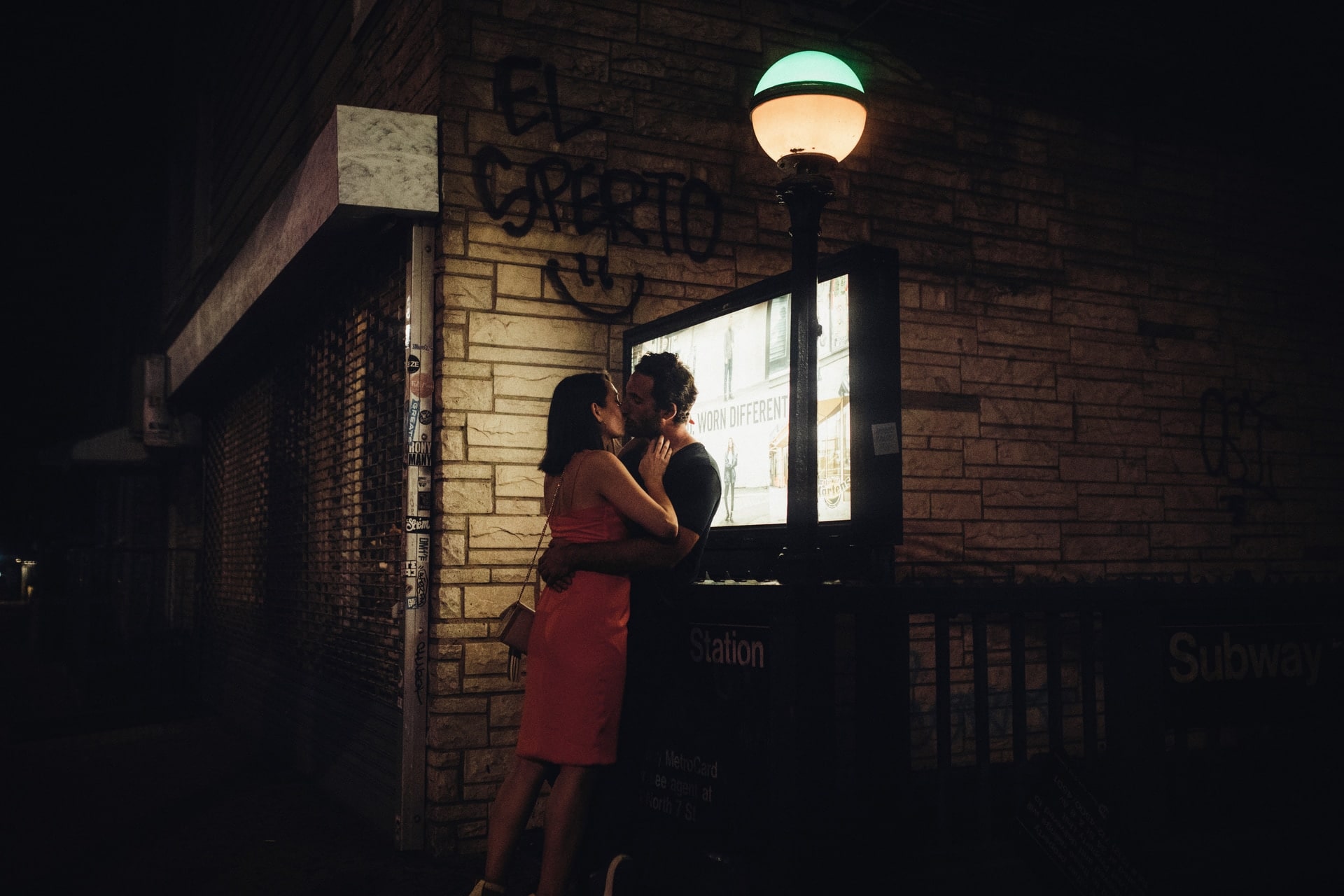 photo-rue-arnaud-moro-couple-nuit-min